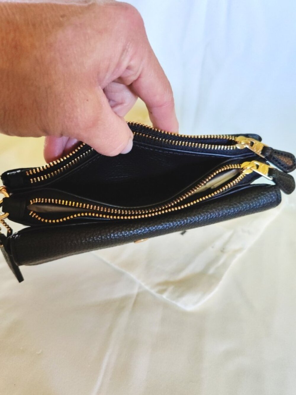 Coach Pebbled Leather Triple Compartment Small Wallet Wristlet in Black, NWT - Picture 2 of 12